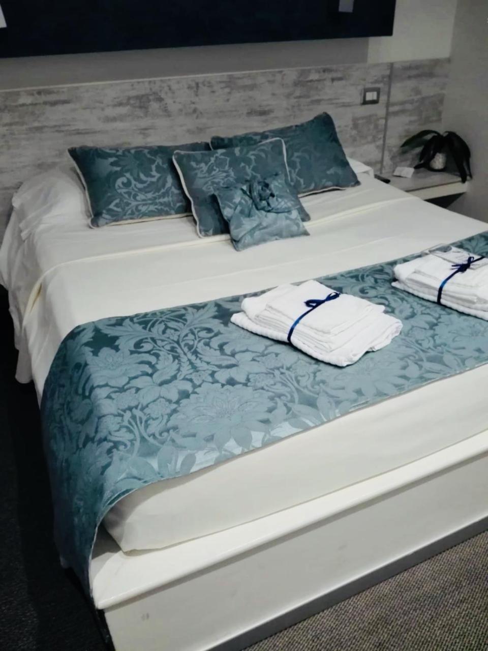 Relais San Pietro Hotel Roma Ngoại thất bức ảnh